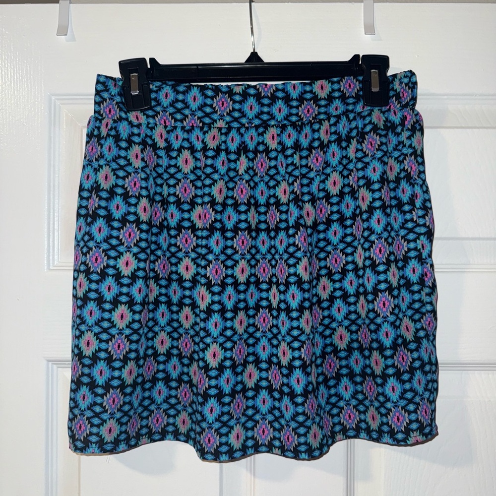 Full Tilt Patterned Blue, Black, and Pink Skater Bell Skirt - Size S 💙🩷